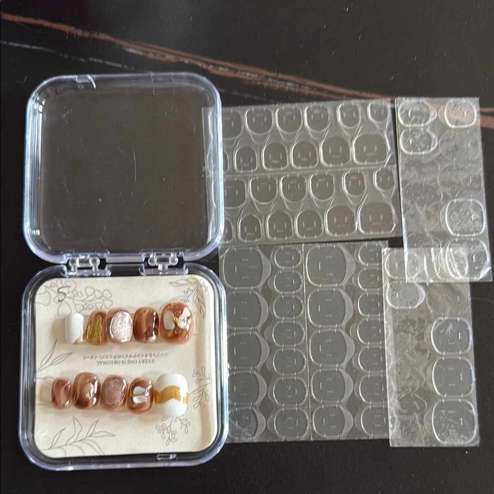 Brown and Gold Press-on Nails